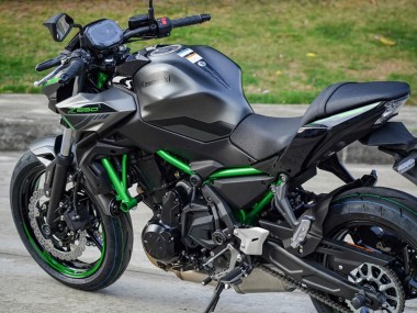 Purchase 2020-2023 Black Green Kawasaki Ninja Z650 Motorcycle Fairings UK