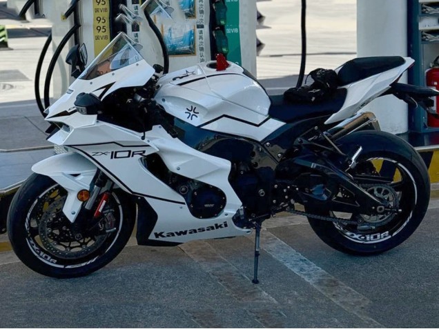 Purchase 2021-2025 White Black Kawasaki ZX10R Motorcycle Fairings UK