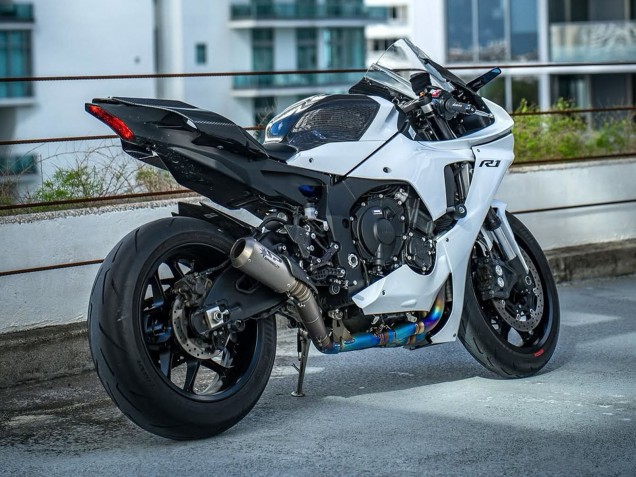 Purchase 2020-2025 White Yamaha YZF 1000 R1 Motorcycle Fairing UK
