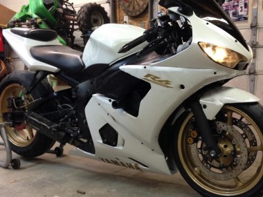 Purchase 2005 White Gold Yamaha YZF 600 R6 Motorcycle Fairings UK