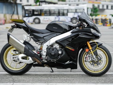 Purchase 2021-2024 Black Aprilia RSV4 1100 Motorcycle Fairings UK