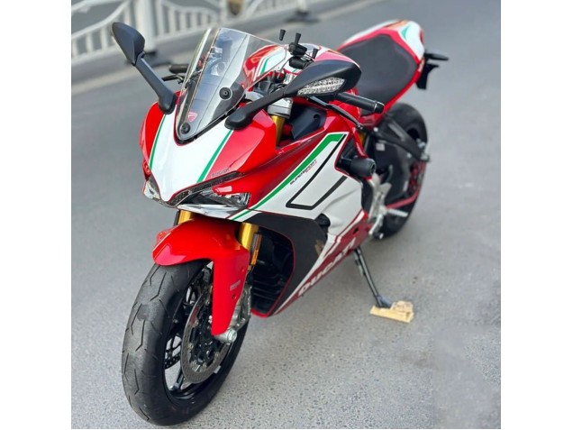 Purchase 2017-2022 Red White Green Stripe Ducati Supersport 939/939S Motorcycle Fairings UK Purchase 2017-2022 Red White Green Stripe Ducati Supersport 939/939S Motorcycle Fairings UK