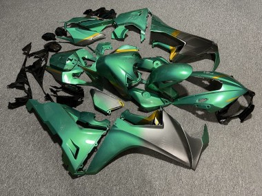 Purchase 2017-2024 Glossy Emerald Green Silver Gold Carbon Fiber Style Honda CBR1000RR Motorcycle Fairings UK