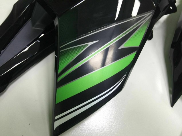 Purchase 2013-2016 Green Black Kawasaki Z800 Moto Fairings UK Purchase 2013-2016 Green Black Kawasaki Z800 Moto Fairings UK